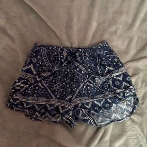Cute flowly Abercrombie and Fitch shorts